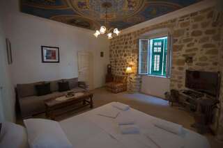 Апартаменты Royal House Котор Улучшенные апартаменты-23